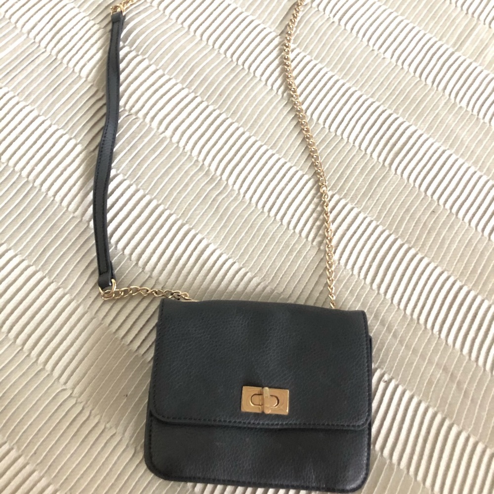 Black crossbody purse